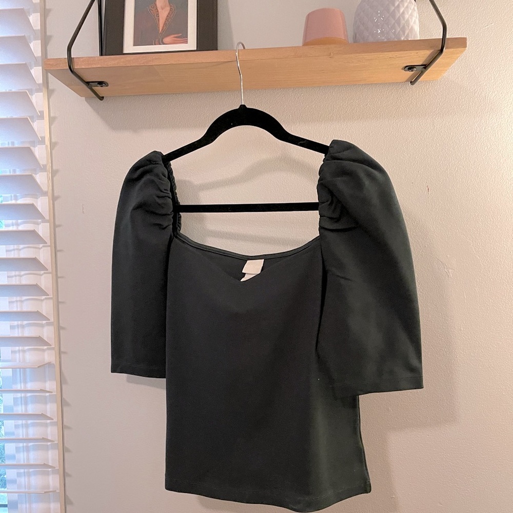 Forest green top with puffy sleeves